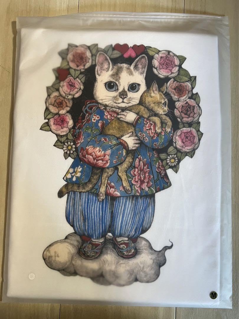 Amazon.co.jp: ヒグチユウコ Tシャツ Mサイズ こはるちゃんにぼし 台湾  