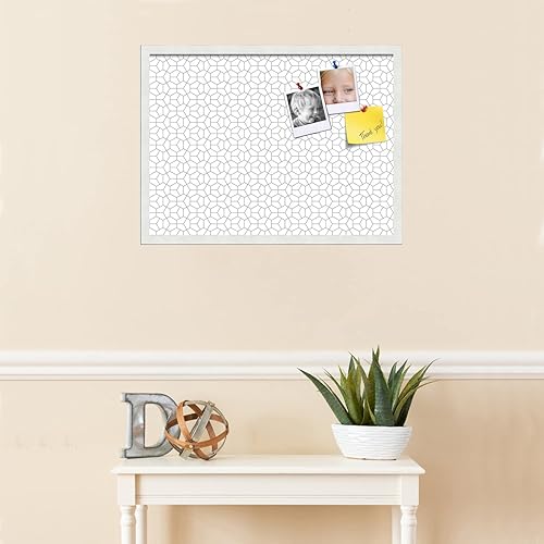 Miniatura 3 de PinPix Tablero de anuncios de corcho de 27 x 20 pulgadas. Este tablero decorativo enmarcado viene con diseño hexagonal de Modeco gris y marco blanco