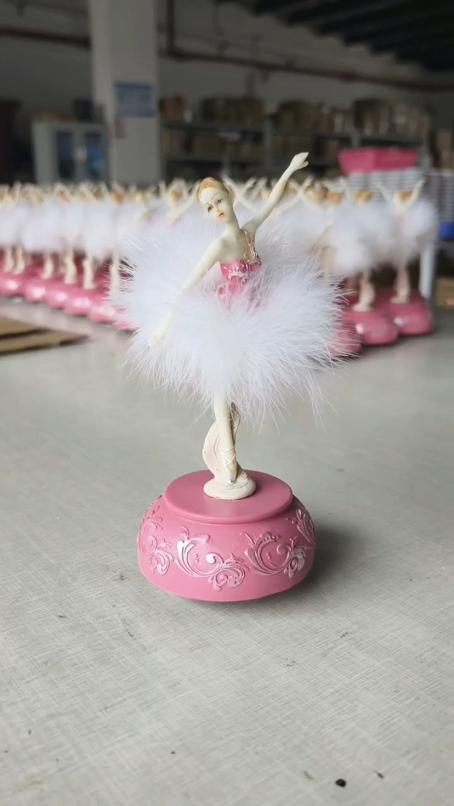 sale❗　SOFT BALLET　relics Amazon.com: The San Francisco Music Box Company Ballerina Water