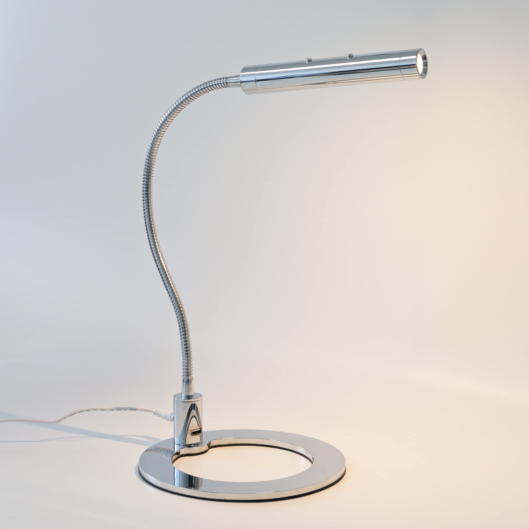 VBLED LED Schreibtischleuchte Leseleuchte zwei flammig mit usb-ladegerät 5V 2A
