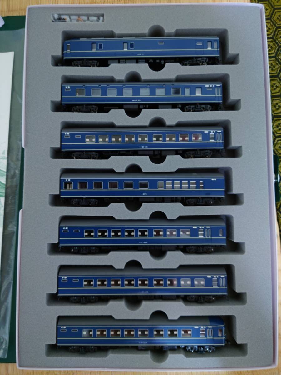 KATO 10-366 20系寝台客車7両基本セット Amazon | KATO Nゲージ 20系 基本 7両セット 10-366 鉄道模型