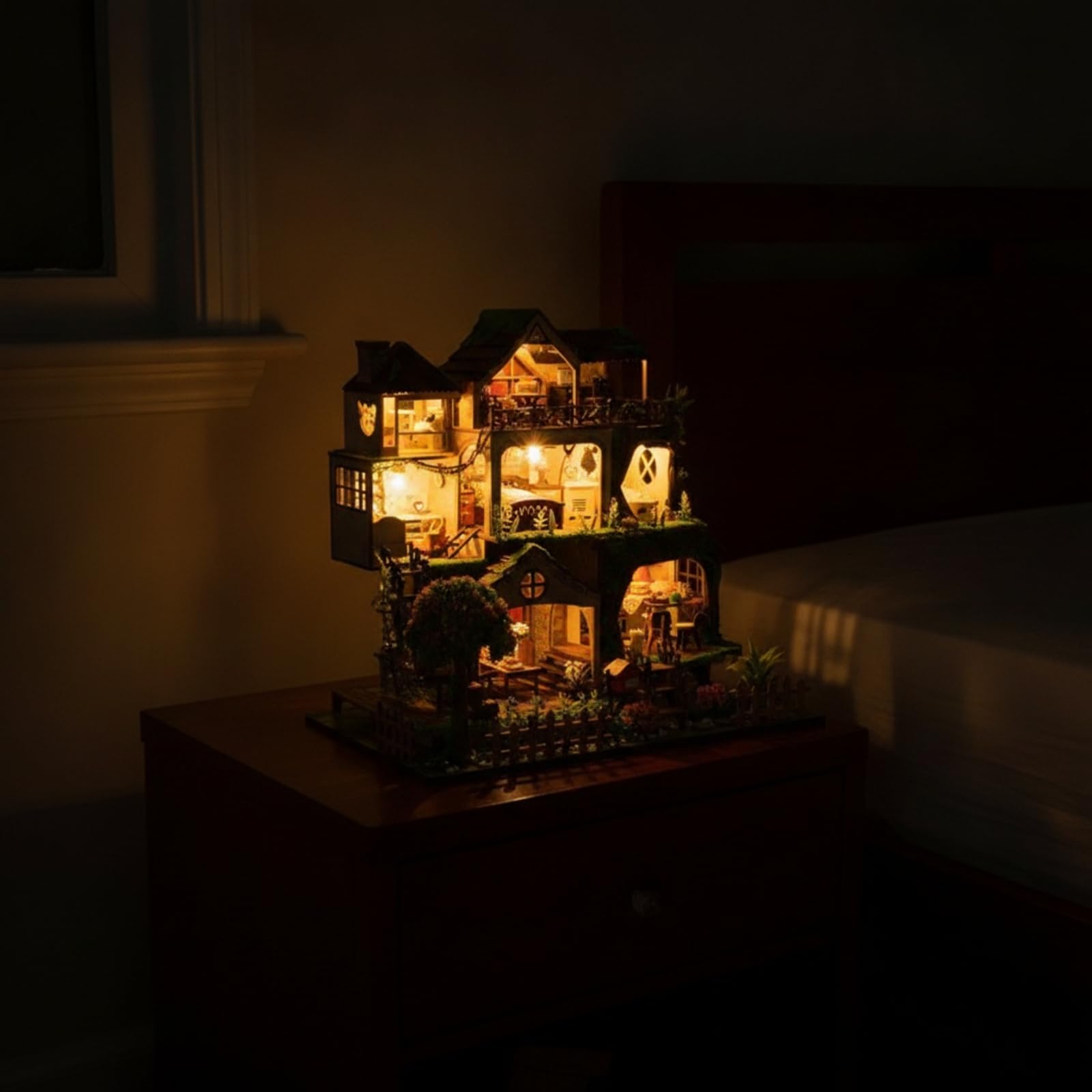 Gralara Casa in Miniatura Fai da Te Luminoso Casa in Miniatura Decorativo Miniature Angolo Libreria con Luci per Collezionisti, Libreria, Scrivania, Soggiorno, L2501童话森林-中文包装