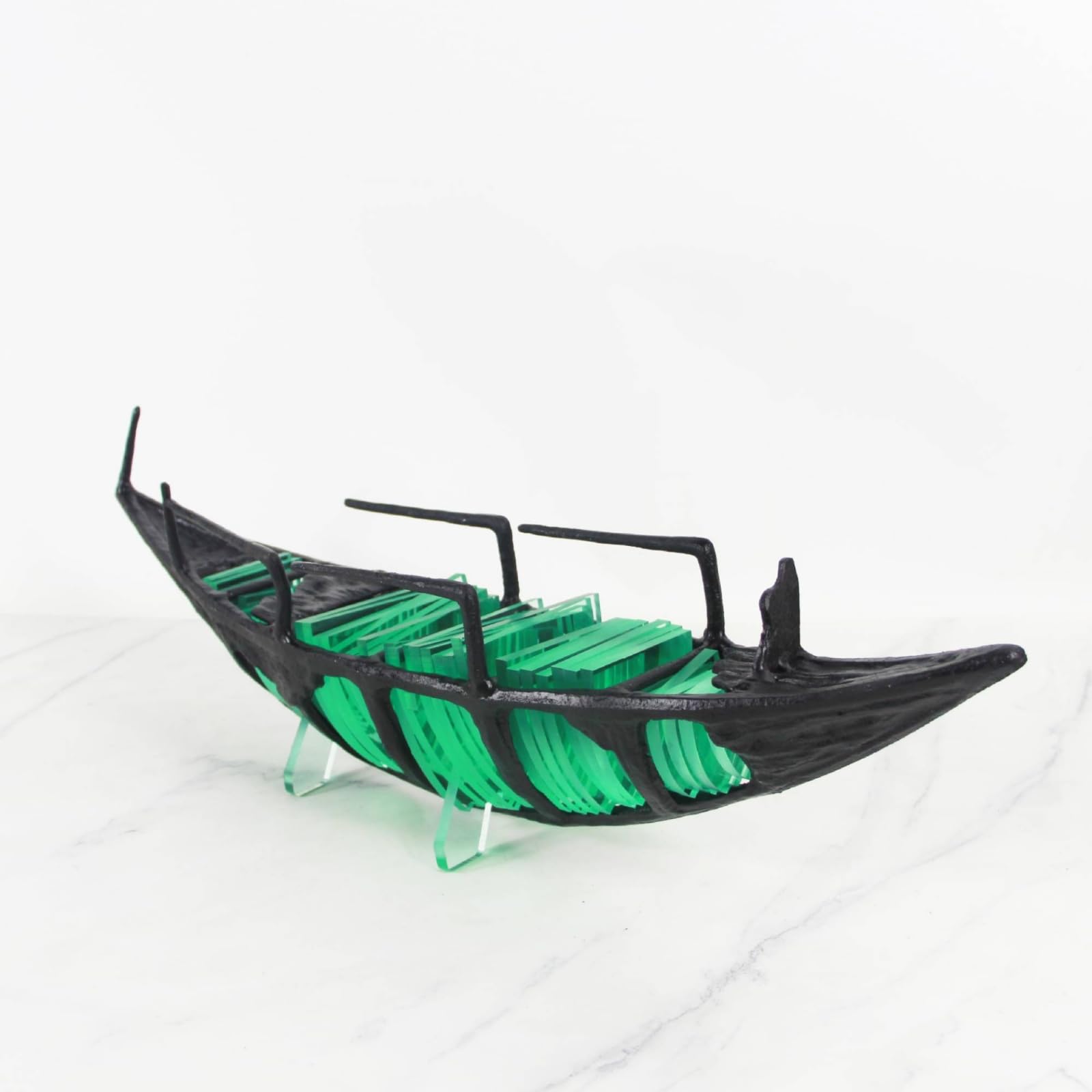 Dekoratives Schiff Skulptur Boot Figur Schiff Dekor Ausstellungsstück Metall Acryl mit Langem Schmalem Und Leichter Silhouette für Empfangsbereich Modellraum Wohnzimmer