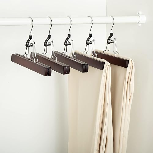 Vista 4 de Yaxa Basics Perchas de madera para pantalones, organizador de armario, cereza, paquete de 10