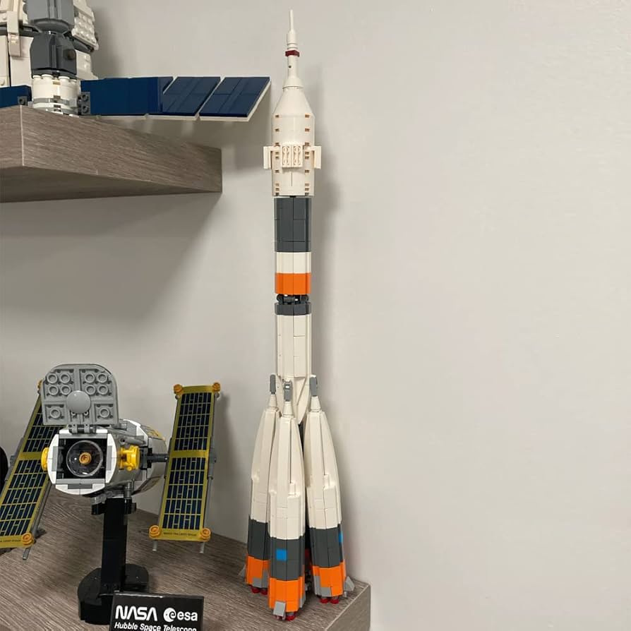 Amazon.com: BUILDIFY Ultimate Soyuz Rocket A-2 Building