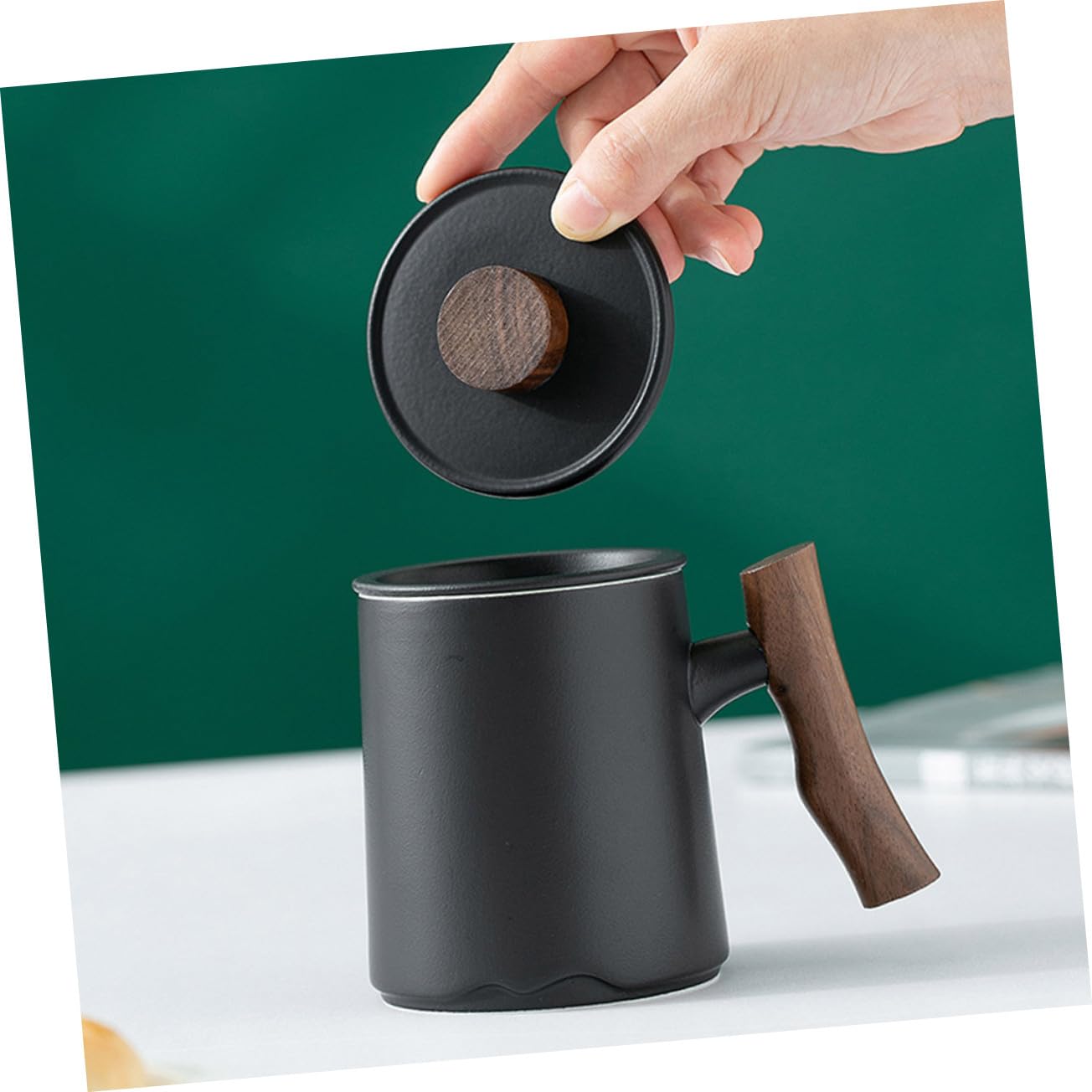 Keramik Teebecher 360ml Schwarz und Filter mit Holzgriff