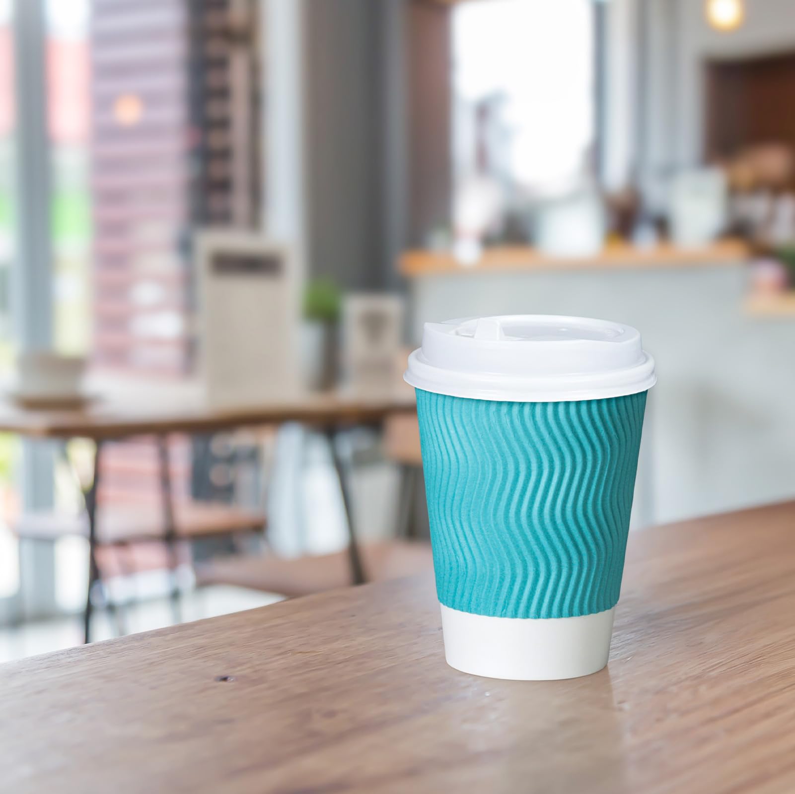 MATICAN Lot de 50 tasses à café en carton ondulé isotherme, jetables, avec couvercles, parois ondulées pour boissons chaudes ou froides, turquoise - 355 ml