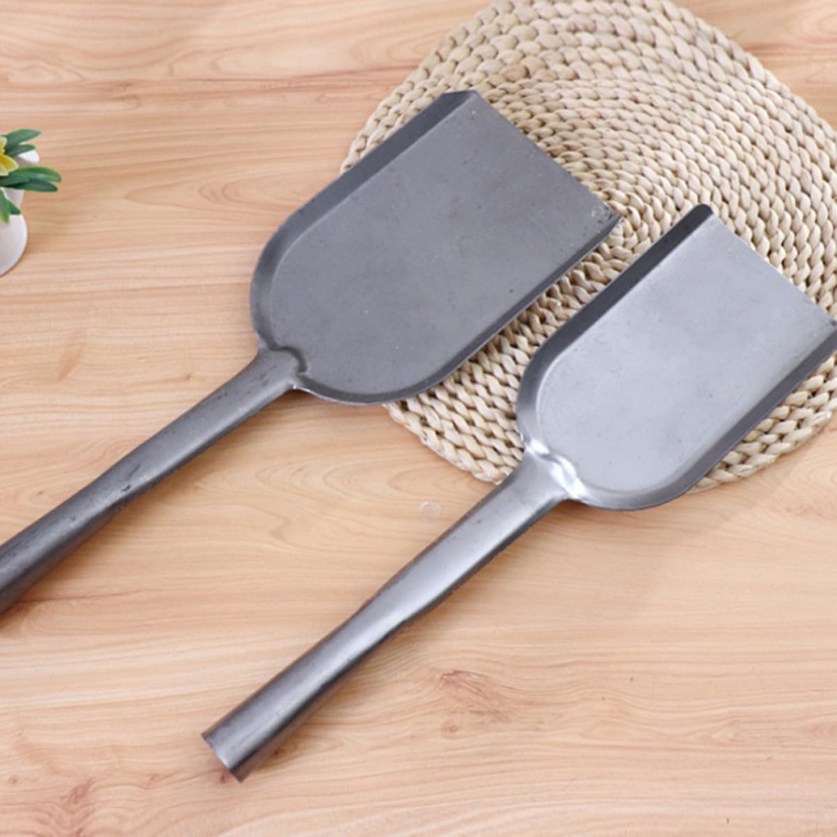 2pcs Iron Stove Fireplace Cleaning Shovel with Long Handle, Silver