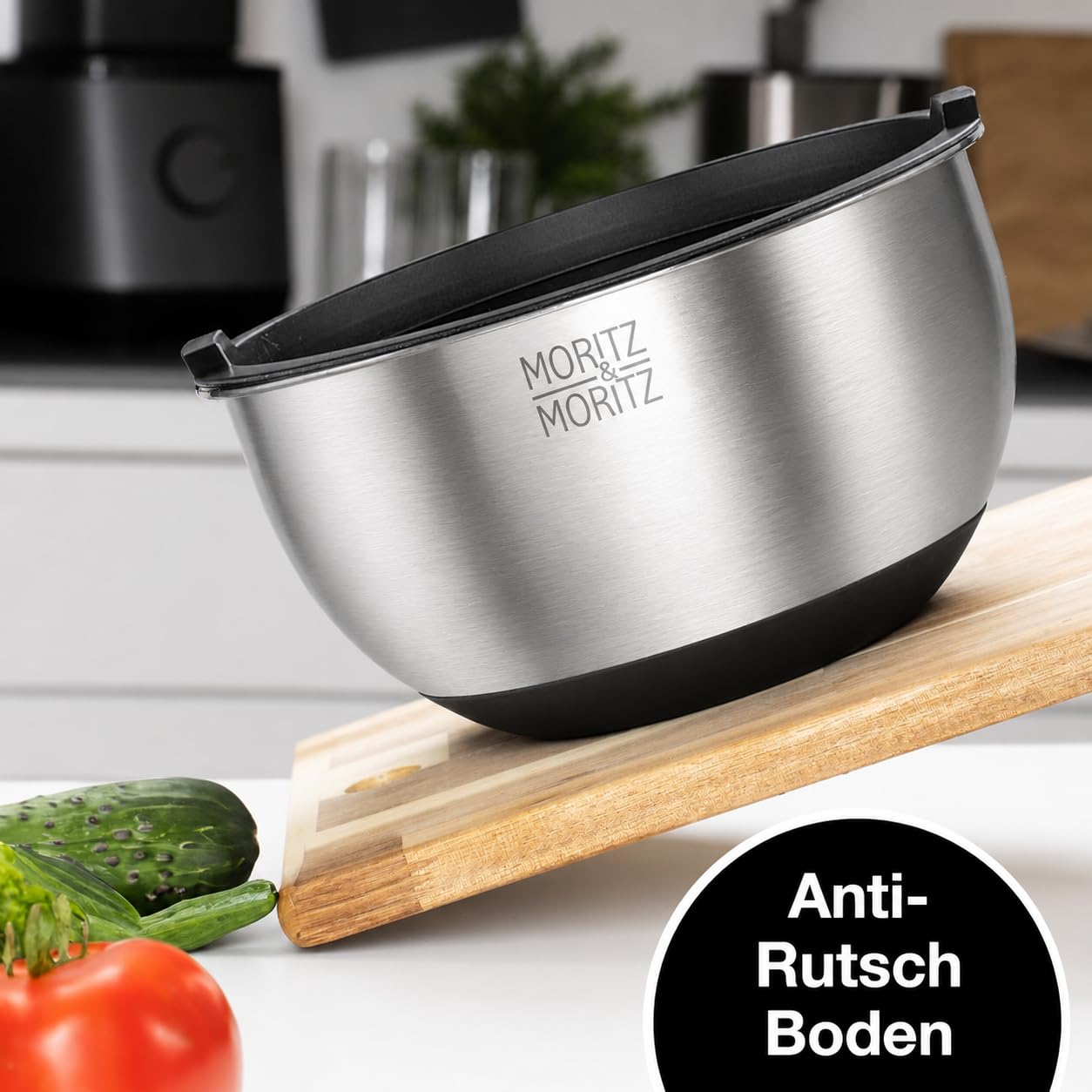 Moritz & Moritz 5er Rührschüssel mit Deckel - 0,6 bis 4,5L - Edelstahl mit BPA-freien Anti-Rutsch-Böden - Stapelbare Salatschüssel mit Deckel und 3 Reibeinsätze - Spülmaschinengeeignet