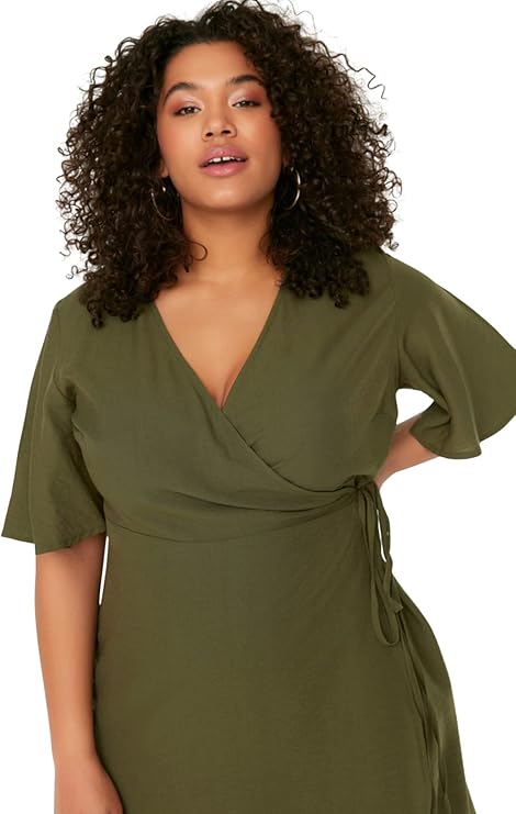 Trendyol Vrouwen Plus Size Midi A-lijn Regular Geweven Plus Size Jurk Zwart Xxl Grote Maten  2fe0111d A033 5371 86d0 45bdeb43d14d