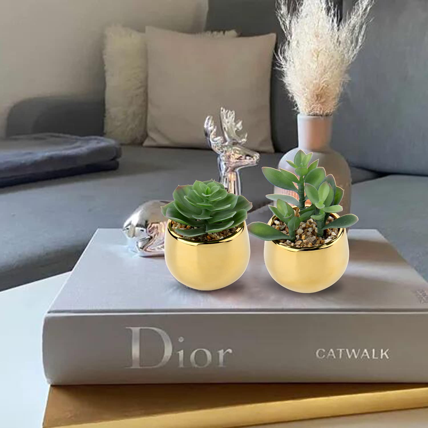 Pequeñas suculentas artificiales en macetas, juego de 2 plantas suculentas realistas con macetas de cerámica doradas, lindas mini plantas falsas decoración para la mesa moderna del hogar, 2