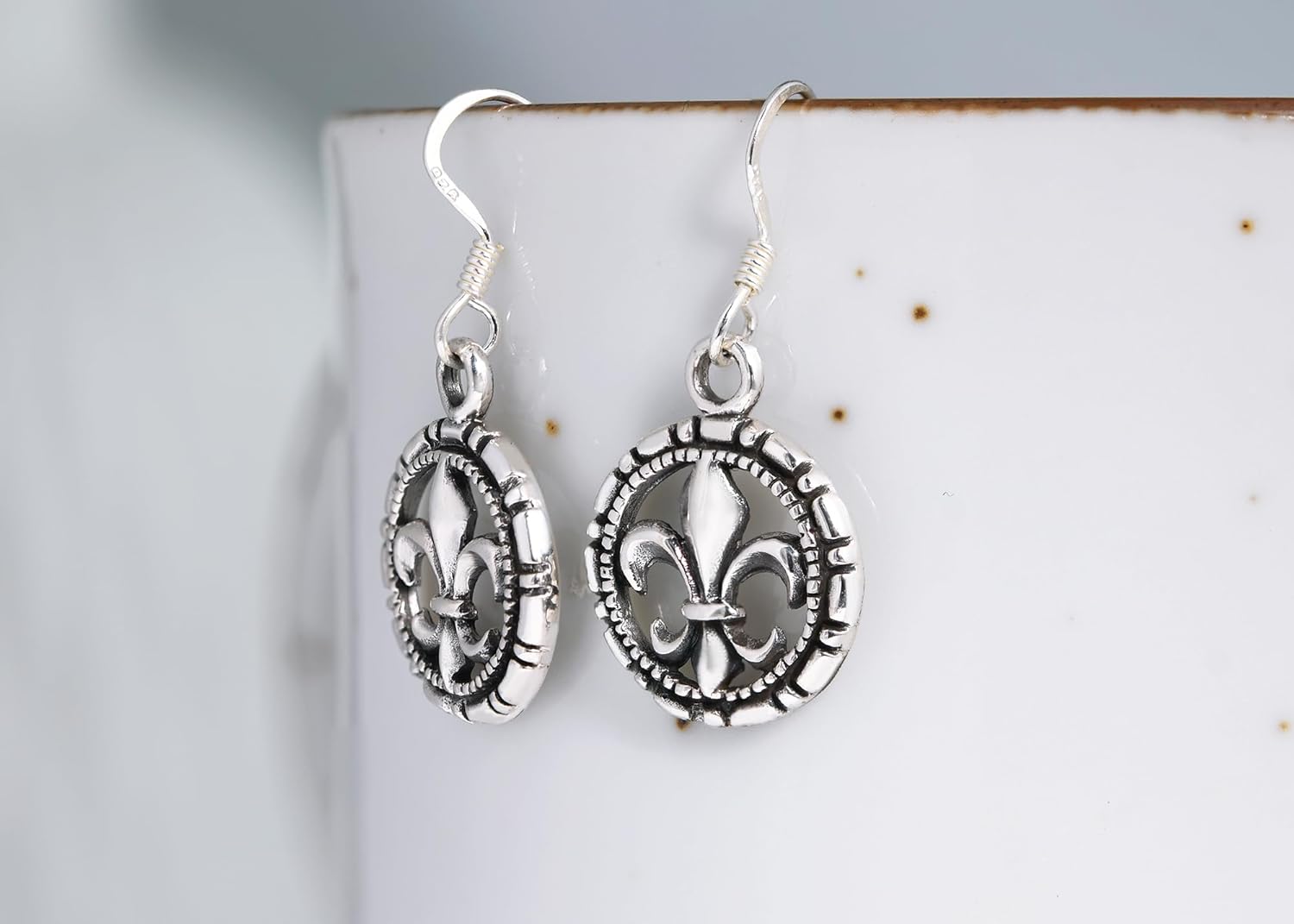 AeraVida Vintage Lily Flower in Detailed Circle .925 Sterling Silver Dangle Earrings | Simple Sterling Silver Dangle Earring for Women | Classic Jewelry Gift - Image 4