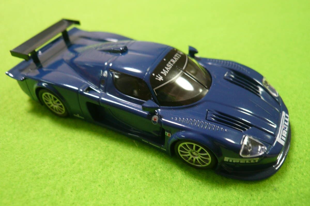 京商 1/64 マセラッティ MC12 GT1 ３台セット Amazon.co.jp: 京商 1/64 マセラティ ミニカーコレクション MC12