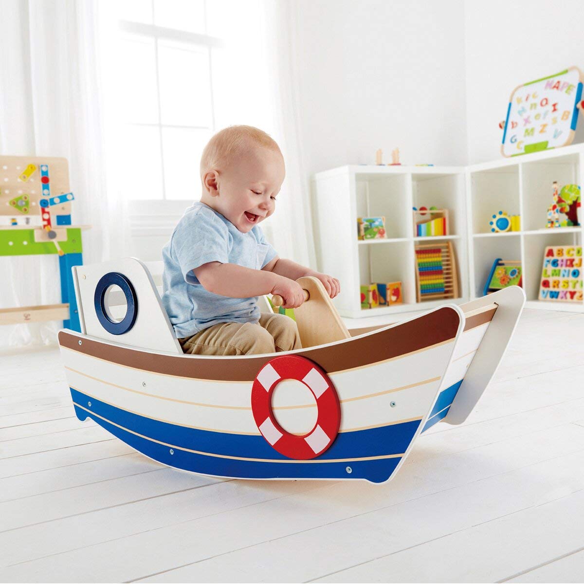 Hape Wellenschaukler aus Holz, Schaukelspielzeug in Bootsoptik für Kinder ab 12 Monaten