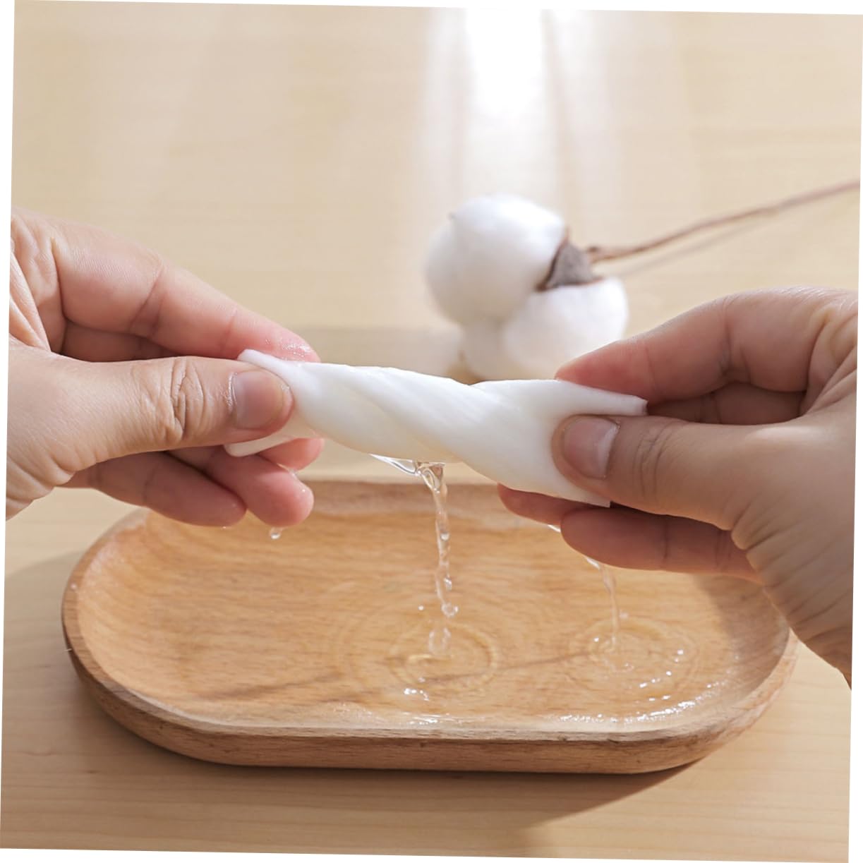 2Packs Thick Disposable Face Washcloths for Daily Use Soft Absorbent Facial Tissue with Drawstring Bag for Camping Outdoor