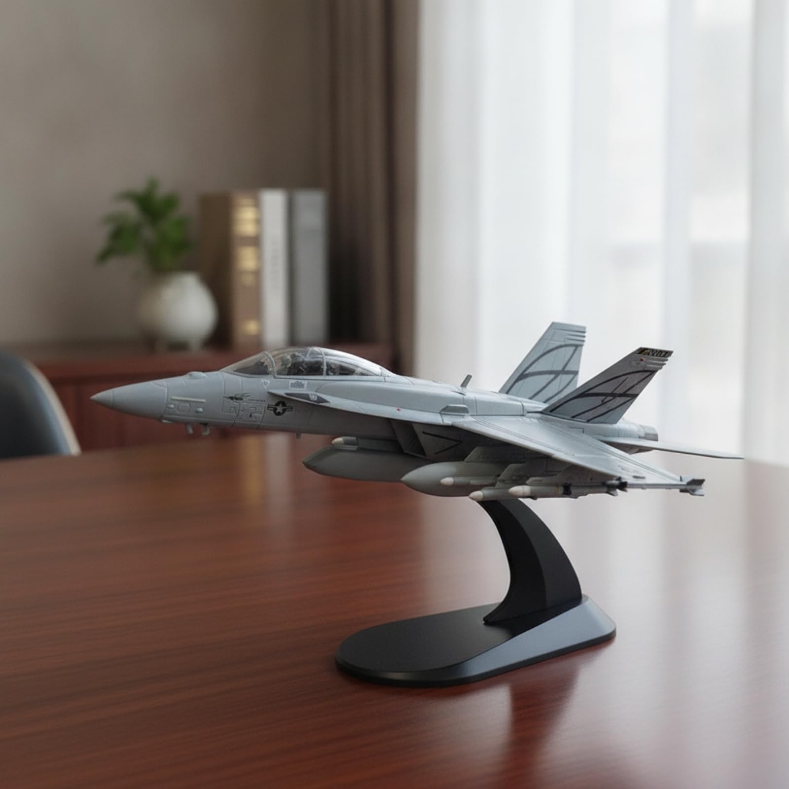 Modellino in 1:100 Stabile Aereo in Lega con Piedistallo Accattivante Velivolo Militare Miniatura per Mensola, 1 100 F/A-18F