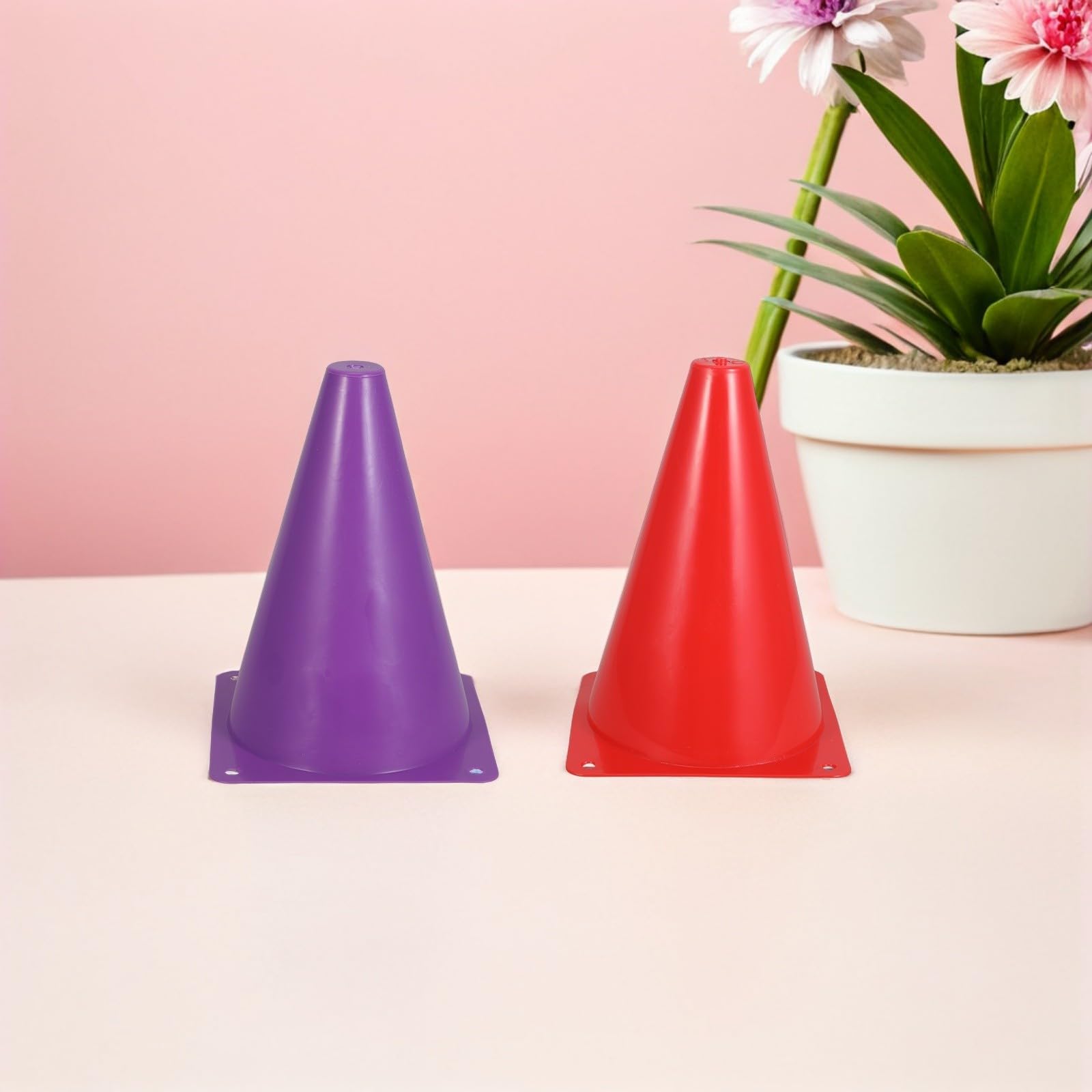 Luxshiny Conos de Entrenamiento de Fútbol 36 Piezas Base Cuadrada de Plástico para Práctica al Aire Libre y Juegos Variados de Alta Visibilidad y Fácil Almacenamiento