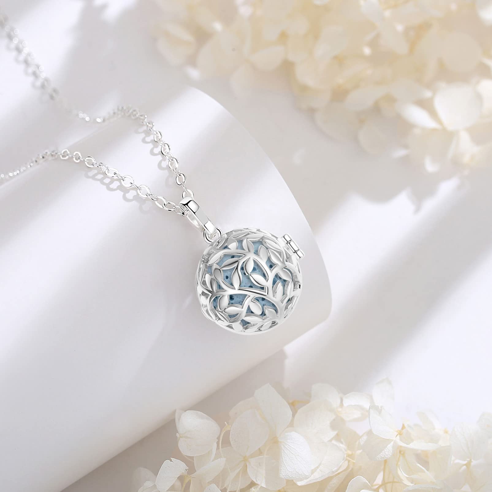 EUDORA Harmony Ball Collana Aromaterapia Ciondolo con Oli Essenziali per Donna, Collana con Diffusore Regalo di Gioielli per Ragazze con 7 Pezzi di Pietra Lavica, 24 Pollici