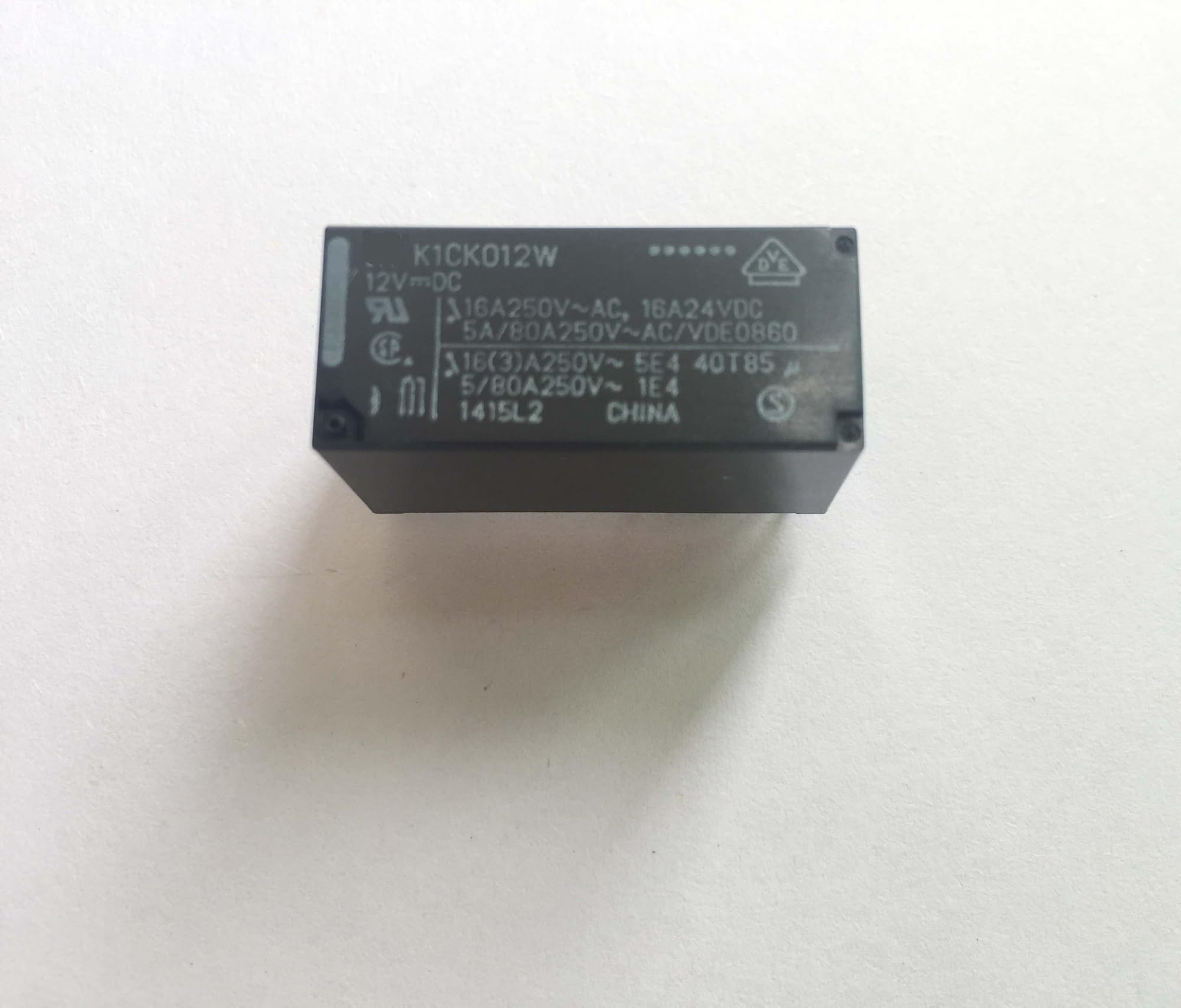 Relais électromécanique K1CK024W 24V 8 pins pour PCB - 3
