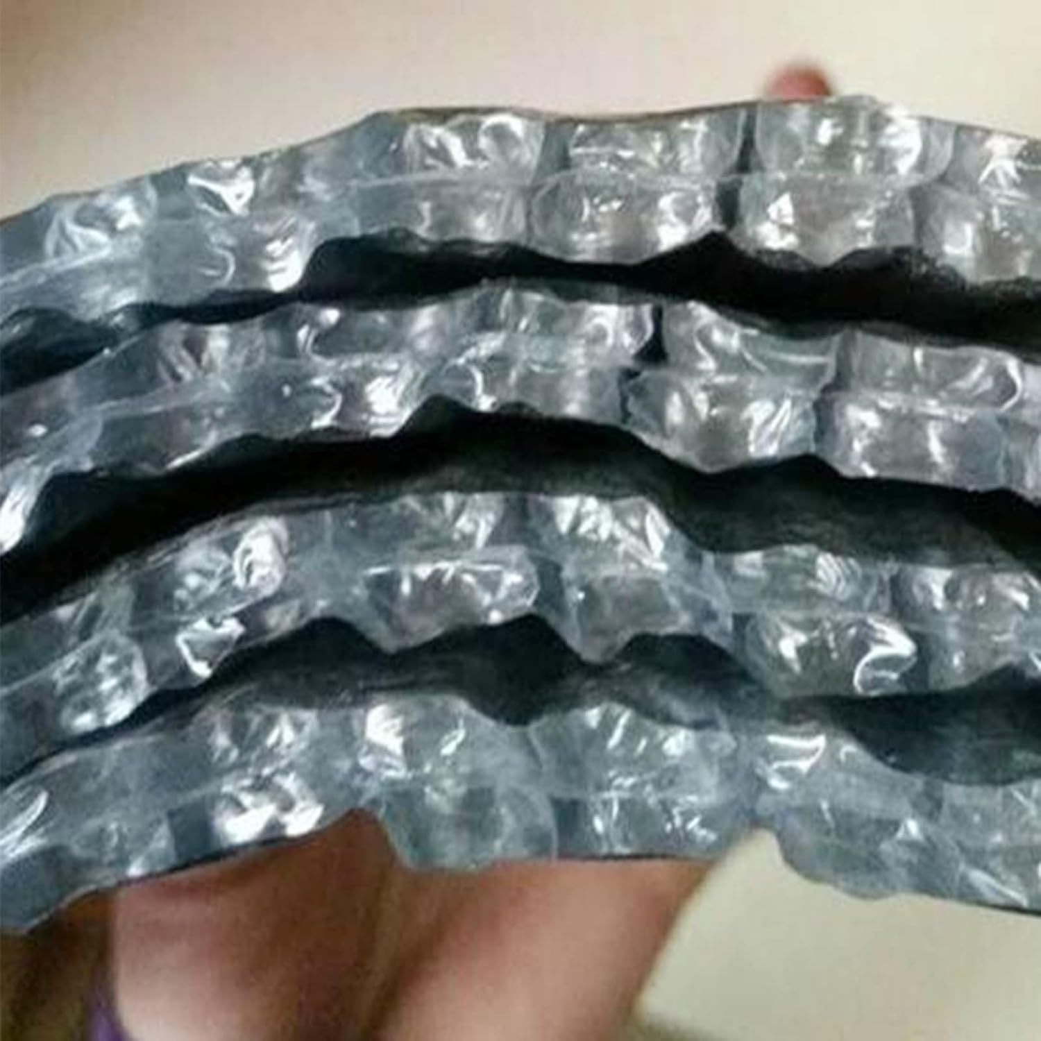 Foil Bubble Insulation,Reflective Insulation Roll, Foam Core Radiant Barrier,Thermal Insulation Shield Radiant Barrier,For Weatherproofing Attics, Windows, Garages,Ducts,10mm（thk）,1*9M (9m²)