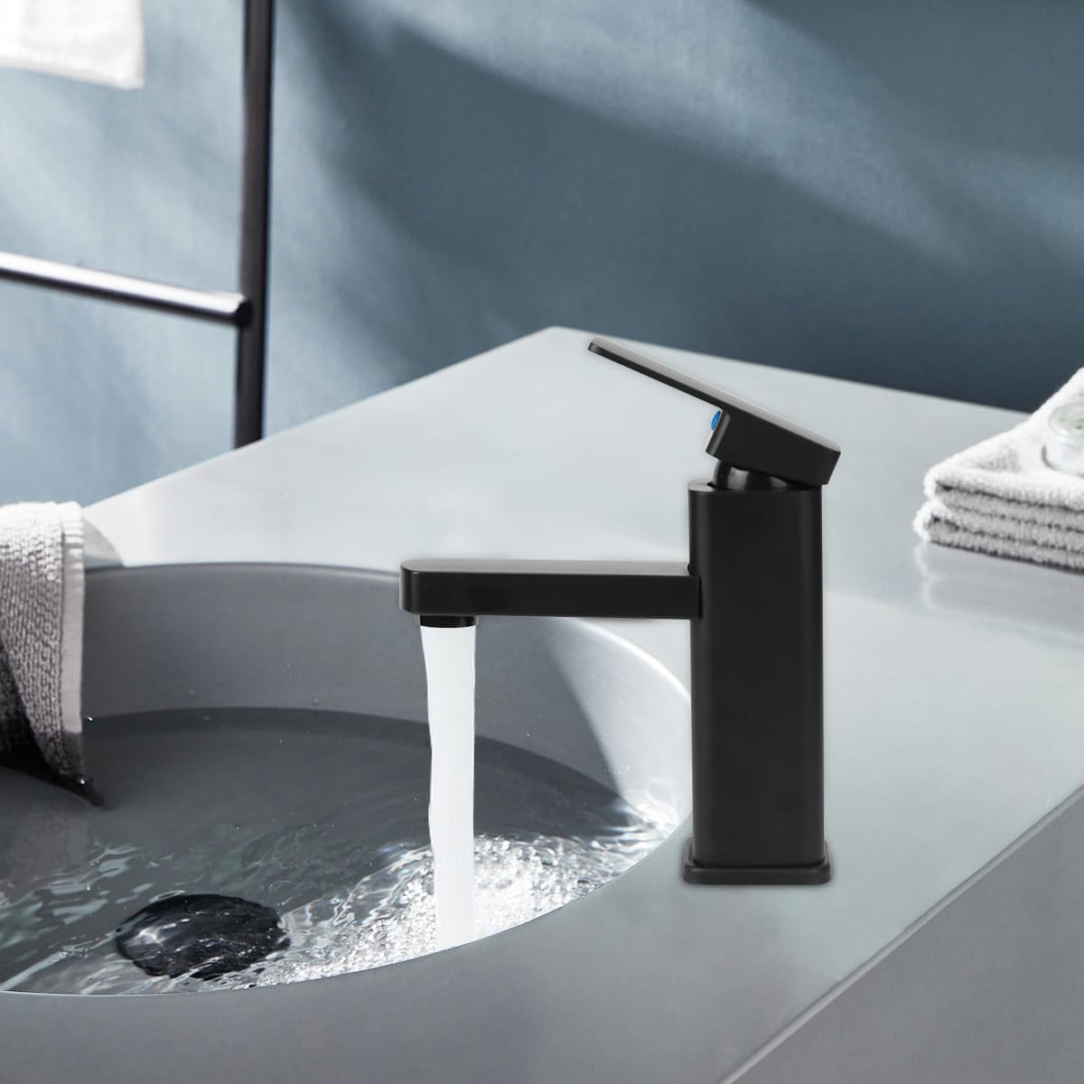 Robinet Salle Bain Noir, Mitigeur Lavabo en Alliage avec L'eau Froide et Chaude Disponible, Robinet Lavabo avec Deux Tuyaux, pour Les Toilettes, La Salle de Bain (C)