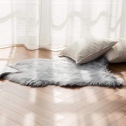 Miniatura 8 de MIULEE - Alfombra peluda suave y esponjosa de piel sintética de lujo, para dormitorio, sala de estar, sofá, silla, de 2 x 3 pies, color gris