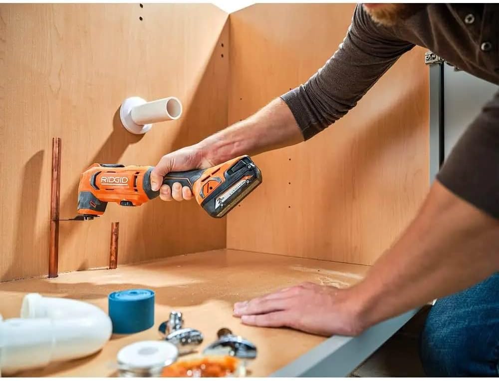 18V Cordless Oscillating Multi-Tool Kit with (2) 2.0 Ah Batteries and Charger