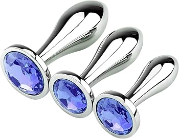 U oyogini kotardi va uni yaladi Chivin porno video