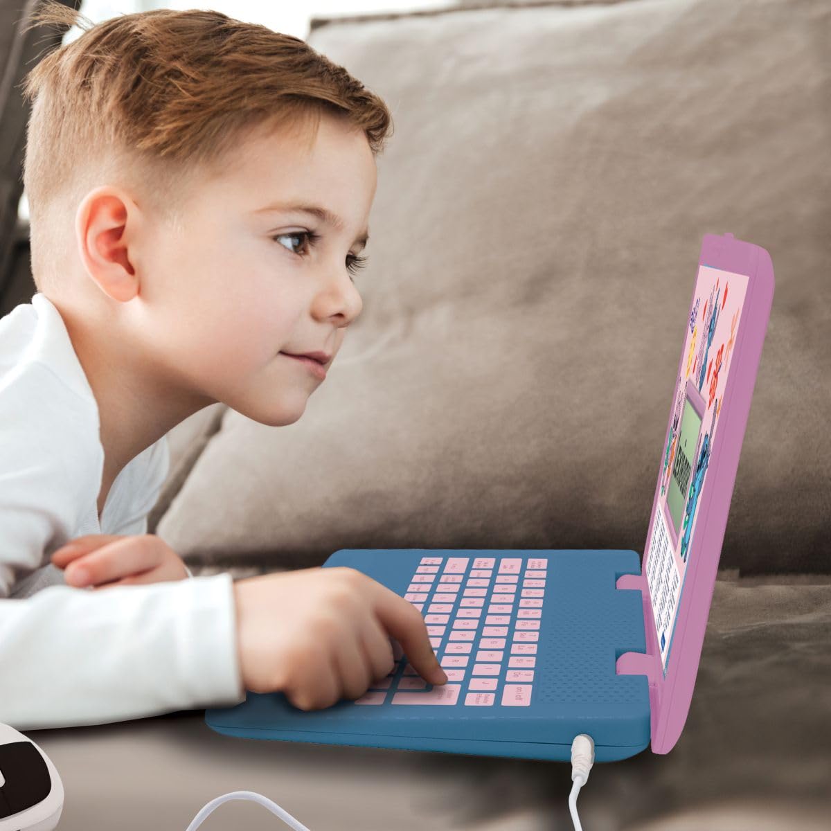 Lexibook, Disney Stitch, Dwujęzyczny Laptop Edukacyjny, 124 Aktywności (Angielski i Francuski), Ekran 2.8’’, Prawdziwa Klawiatura i Mysz, Nauka i Gry, Różowy i Niebieski, JC498DI1