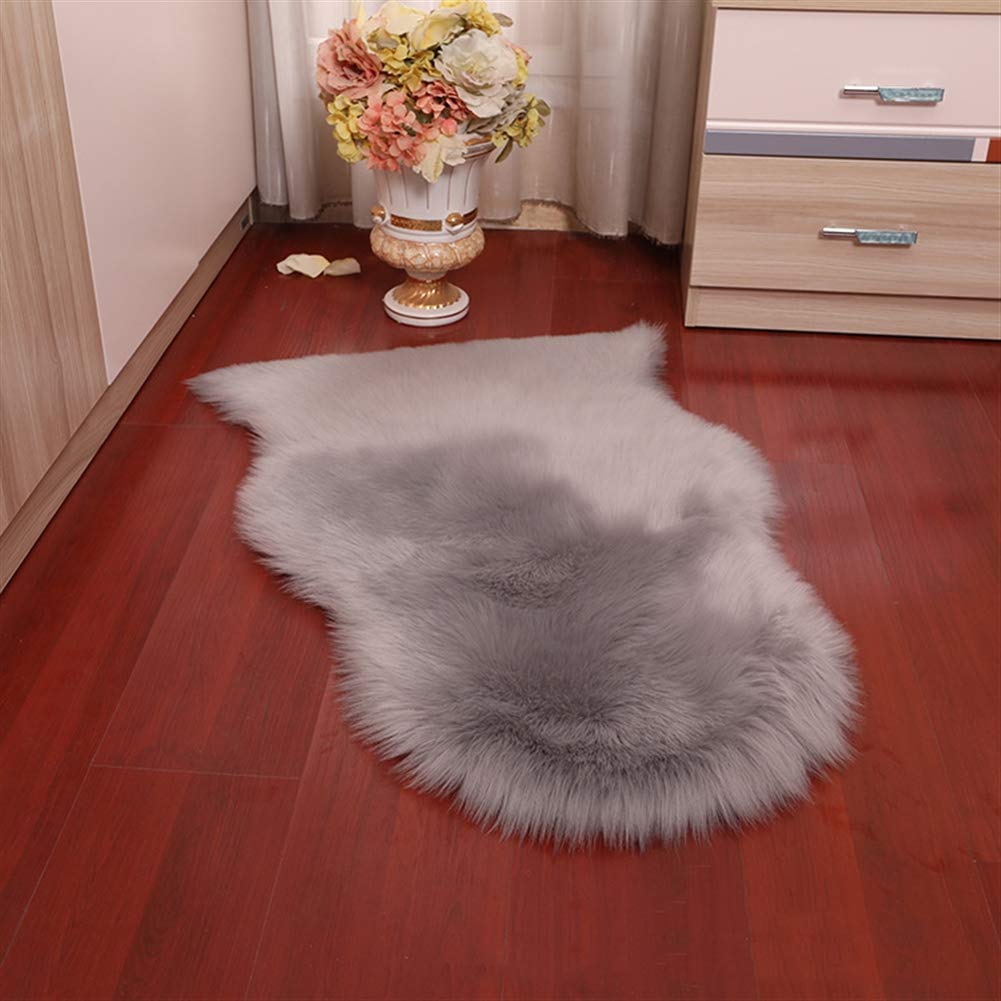 Tapis Simili Peau de Mouton Antidérapant Tapis en Fourrure synthétique,Fluffy Longhair Coussin de Chaise Canapé Natte Carpette Moelleuse pour Chambre à Coucher Salon,Gris,60 * 90cm
