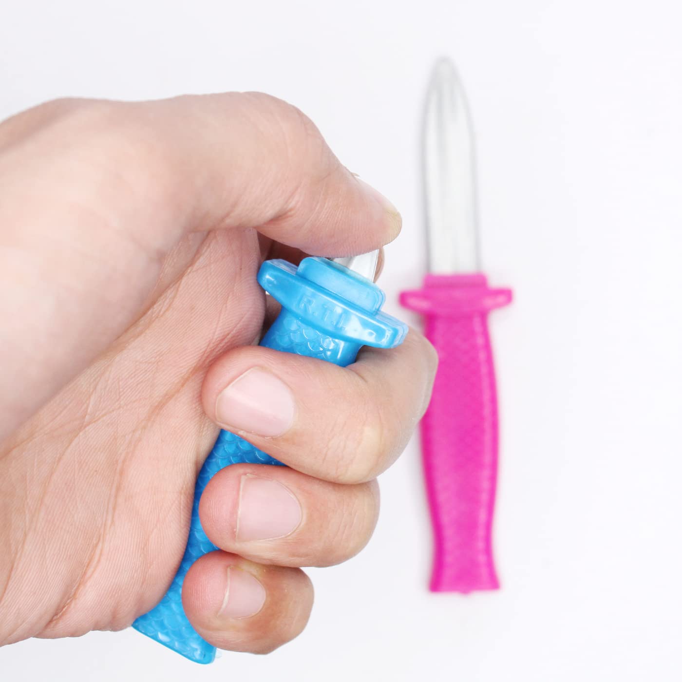 KAVIN Magic Prank Tricky Toy Retractable Dagger Knife Toy Fake Practical Jokes for Kids Boys and Girls Multicolor Set of 2