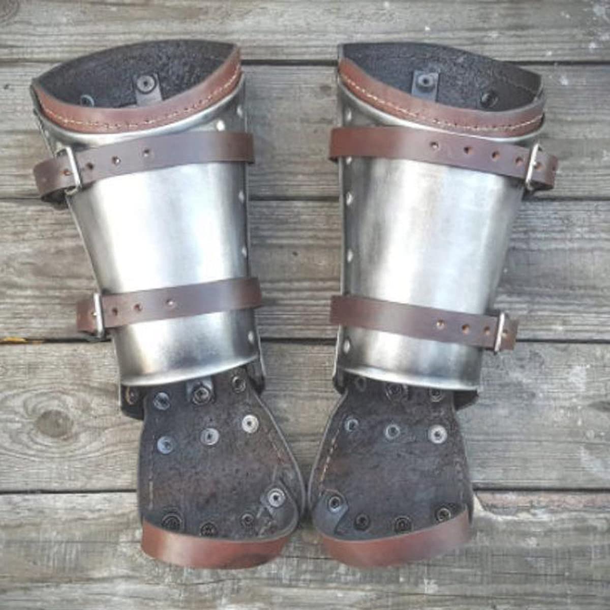Faux skórzane osłony na ramię-średniowieczny metalowy styl zbroi naramienniki-viking Battle Bracer vambraces retro regulowany pasek klamra przebranie na karnawał