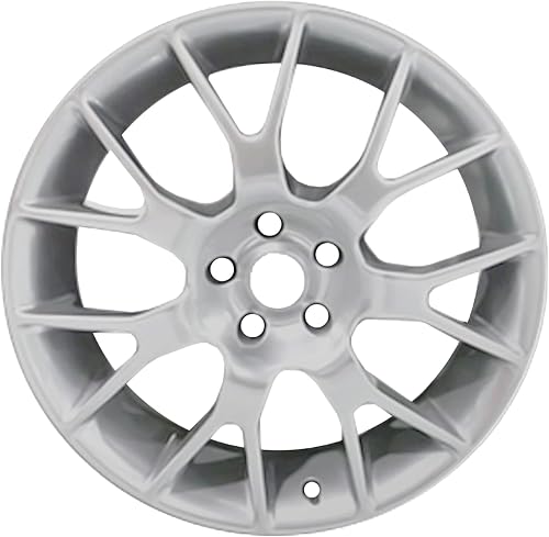 Rueda de aleación remanufacturada de 18 x 7.5 con pintura HyperSilver ahumada, 05678