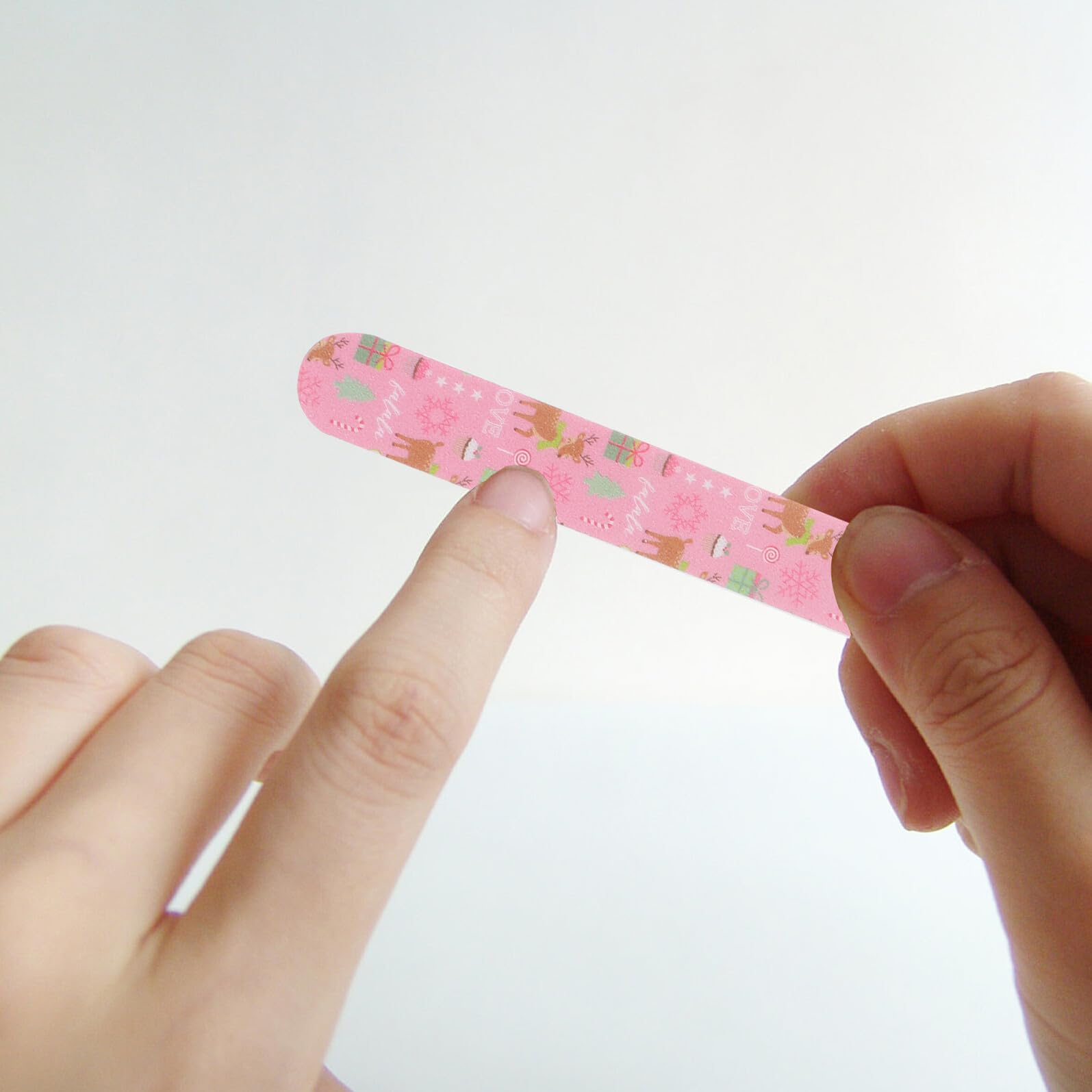 MAGICLULU 24 Stück Nagelfeilen mit Weihnachtsmotiv Eva Material Geeignet für Natürliche Fingernägel und Zehennägel Geschenk für Nagelpflege und Design Zufälliger Stil