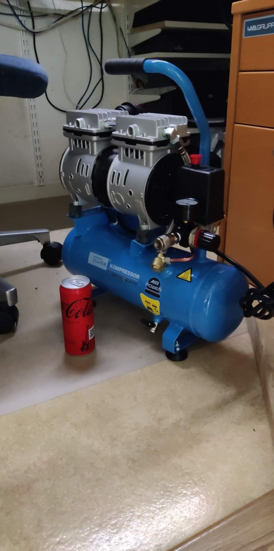 Güde Compresseur 231/10/24 (lubrifié à l'huile, max. 10 bar, 1500 W, chaudière 24 L, puissance d'aspiration 206 l/min, réducteur de pression, 2 manomètres, soupape de sécurité, bouchon de vidange de