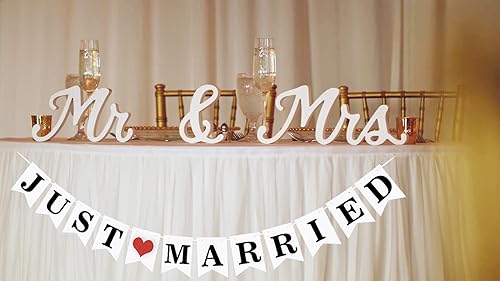 Miniatura 3 de FCDECOR Letrero de 33 pulgadas con texto en inglés "Mr and Mrs Sign & Just Married", letreros de Mr & Mrs para mesa de boda, juego de decoraciones