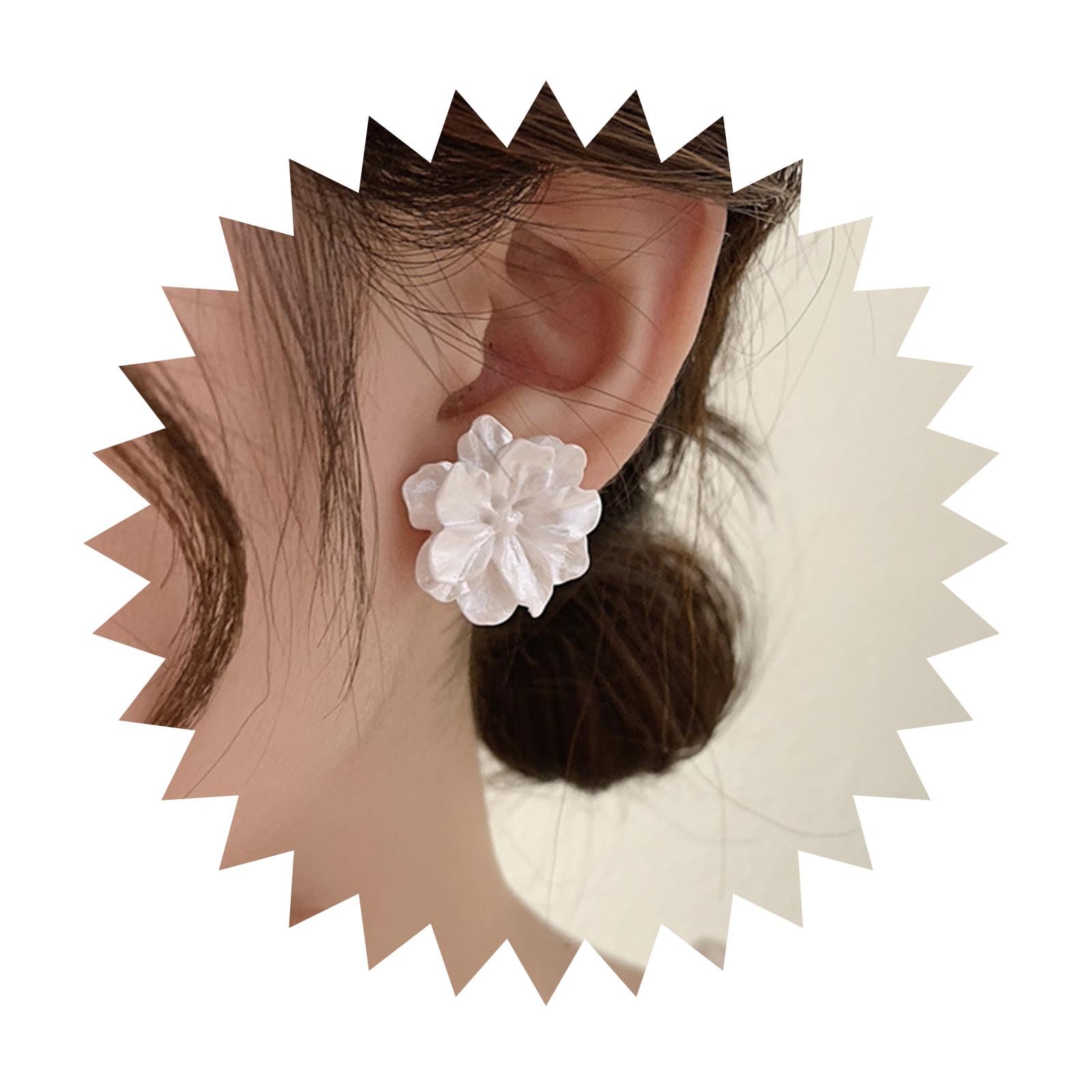 ORECCHINI OVALI CON FIORE BIANCO - Gioielli - Orecchini - di Fimoloop