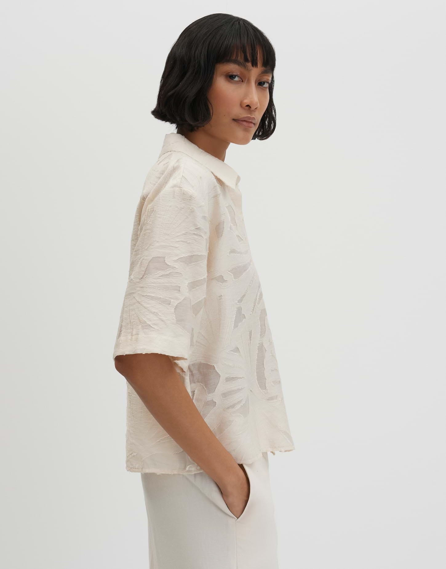 someday Damen Kurzarmbluse | Boxy Hemdbluse mit feinem Fil Coupé Muster Regular Fit
