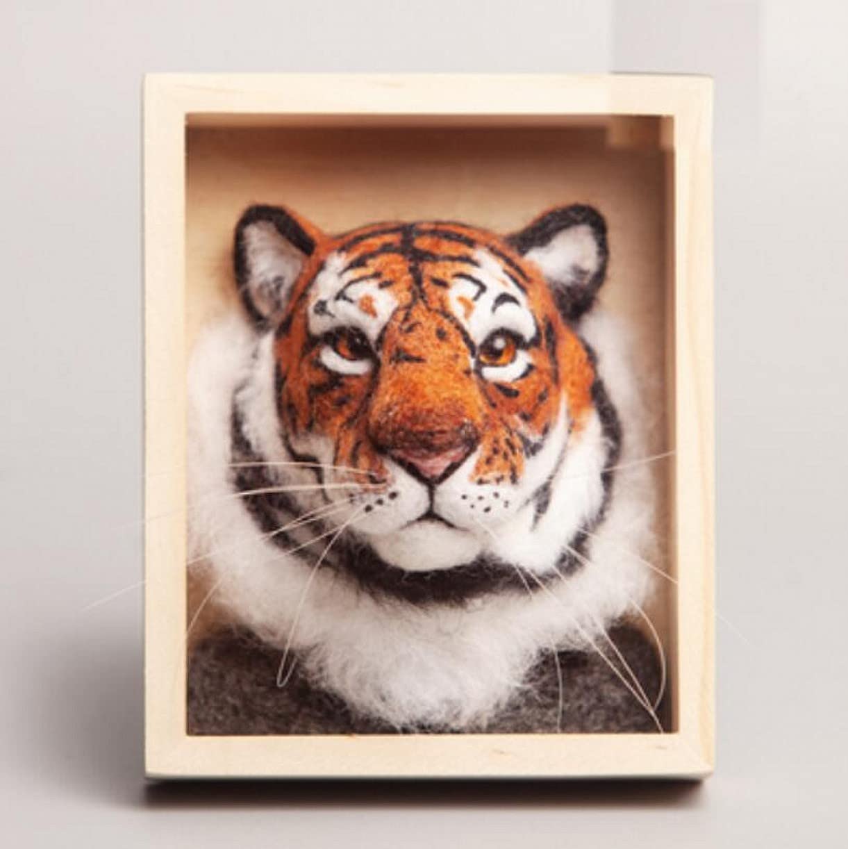 YJIUYUANQ DIY Needle Felting Kit Wool Felting,with Soft Blank Shape Base,Wood fram,Felting Wool, Felting Needles,Instructions,Easy Project for DIY Project (Tiger)