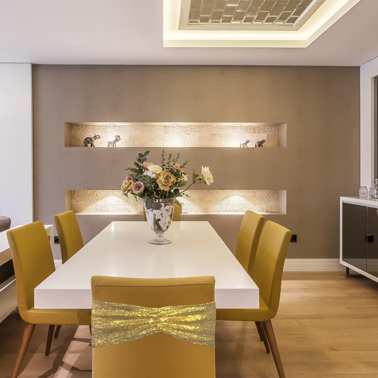 Cabilock 10 Stück Glitzernde Stuhlschleifen für Hochzeit und Feier Dekorative Stuhlbänder aus Elastischem für Banquetts und Partys Leicht Anzubringen Entfernen