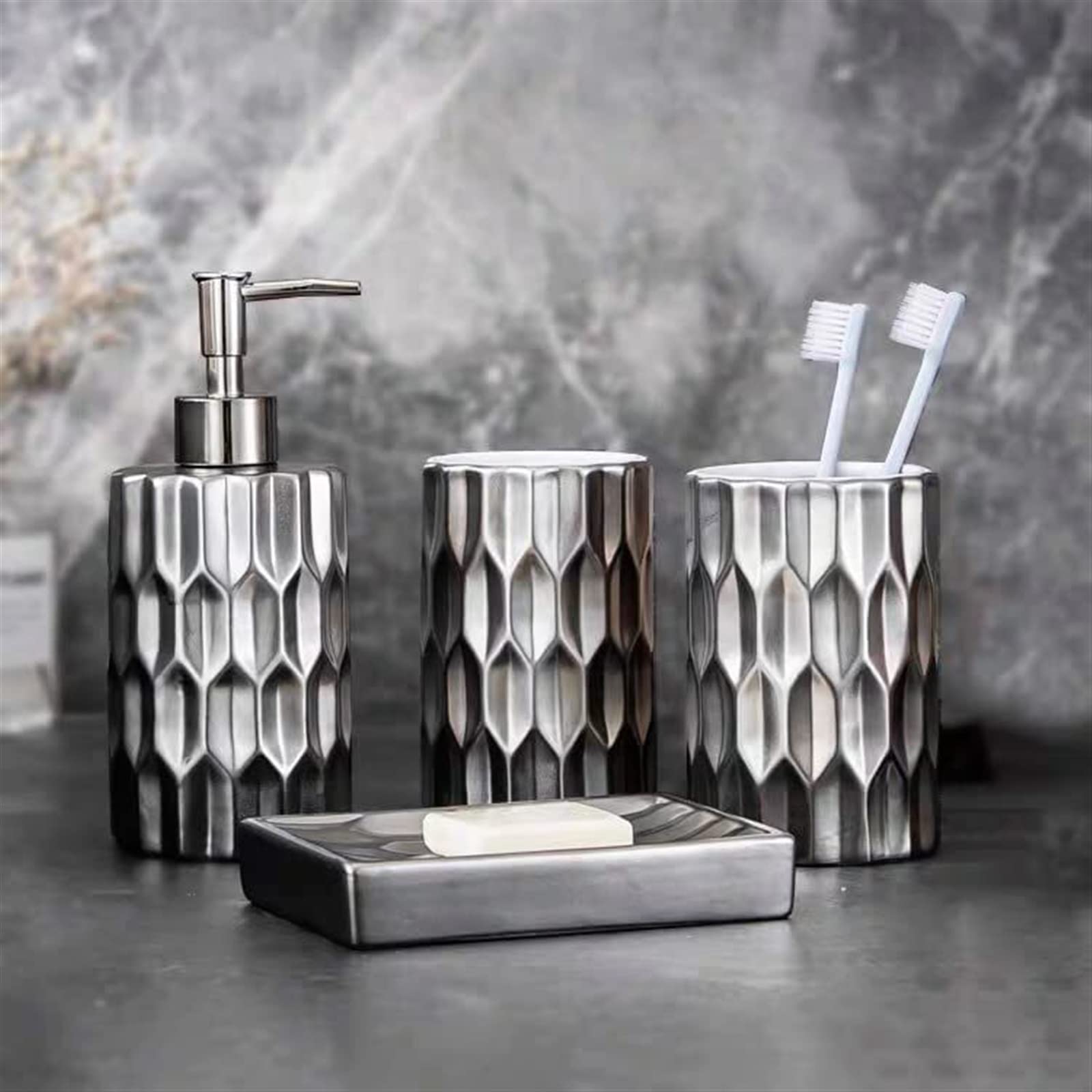 Set di biancheria da bagno in ceramica color argento, include portaspazzolino da denti, tazza e dispenser di sapone