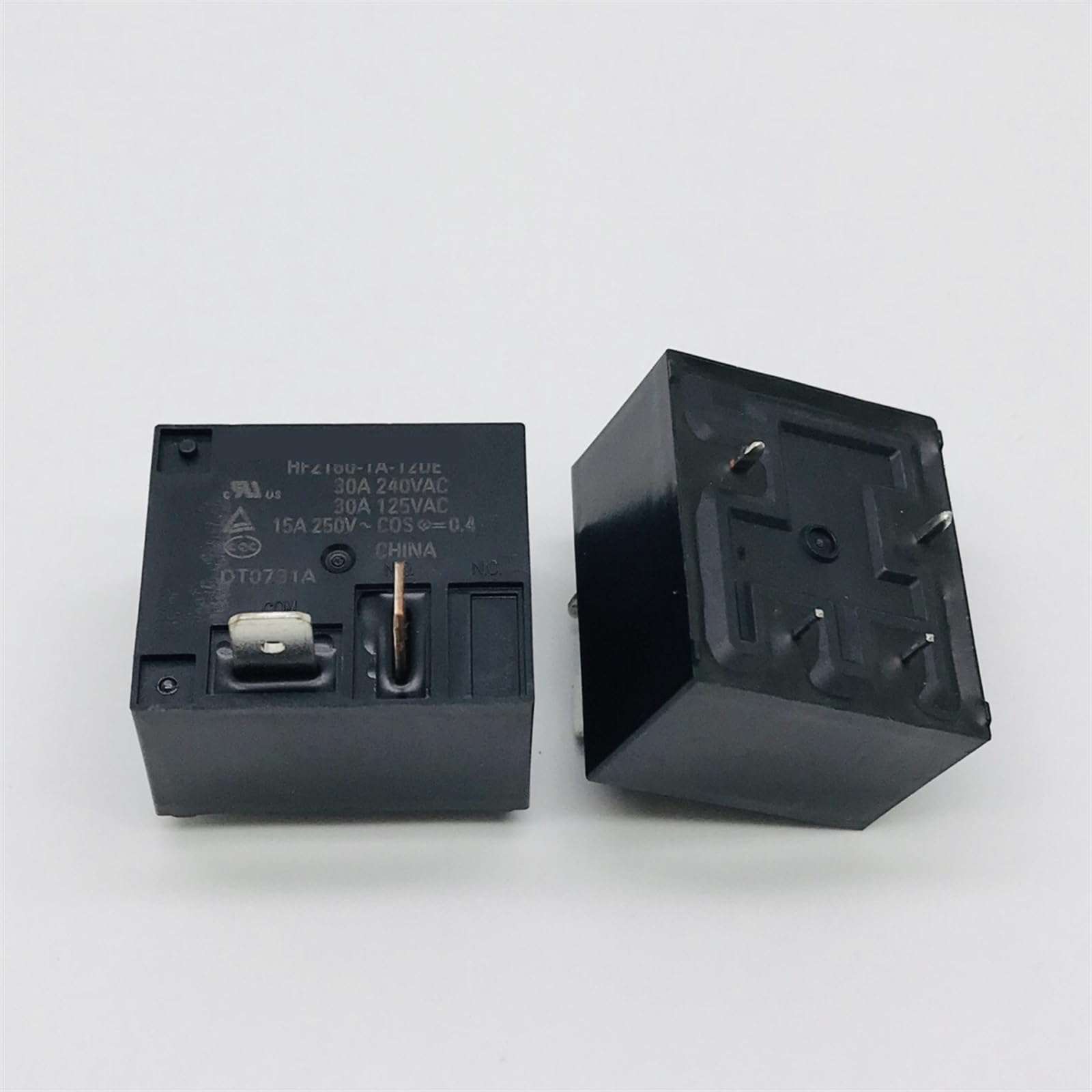 Relé HF2160 1A 12DE con alta capacidad de 30A para cargas pesadas 2