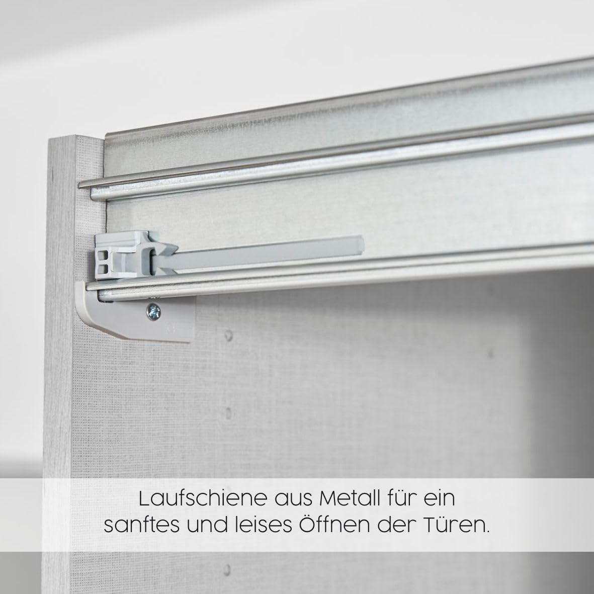 Rauch Möbel KULMBACH, Schwebetürenschrank, Farbe Weiß, Breite 360 cm | Kleiderschrank mit Schwebetüren, Schiebetüren, 3-türig, Zubehör Basic, für Schlafzimmer, Jugendzimmer, Garderobe, Flur