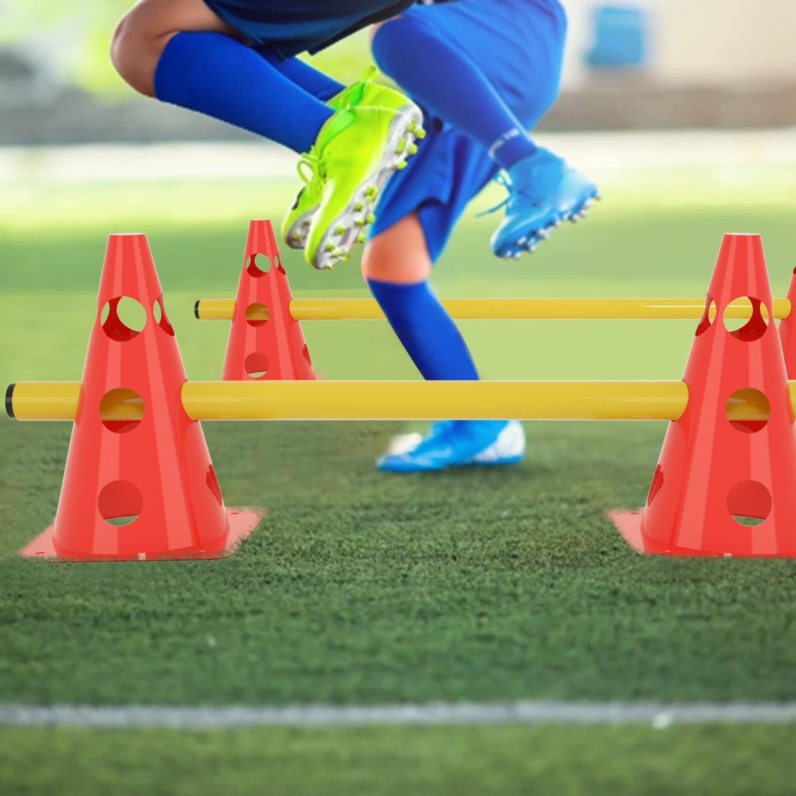 YUENFONG Set de Haies enfichables, Haies Coniques Sport 3 Trous Hauteur réglable Haies d'entraînement Set d'agilité, pour Enfants Sportifs Animaux domestiques(12 cônes Rouges 6 Barres Jaunes)