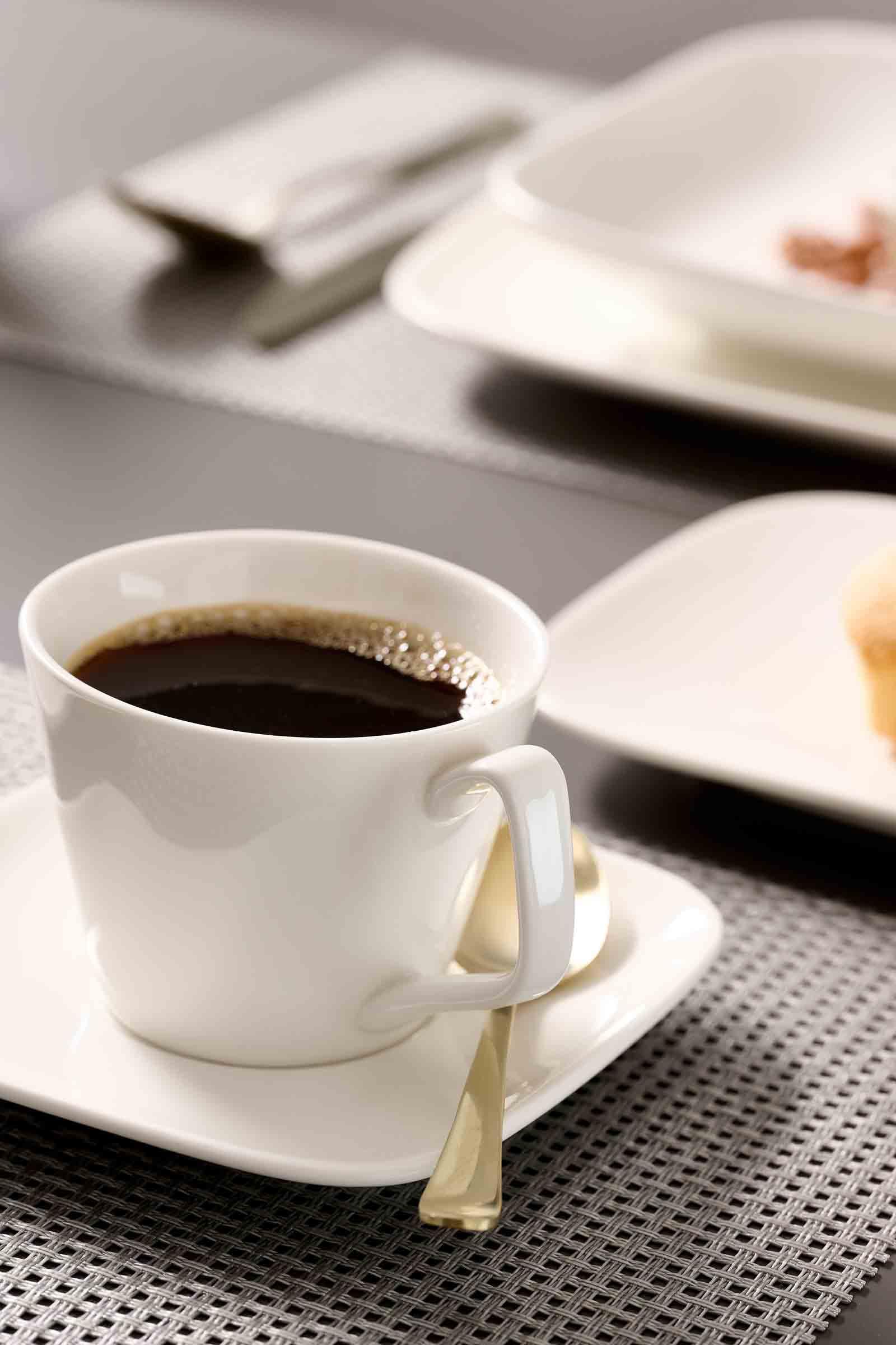 Ritzenhoff & Breker Arena Espressotassen mit Untertassen 6er Set | 80 ml | Espresso-Set für 6 Personen | Quadratische Formen | Porzellan | Spülmaschinen- & Mikrowellengeeignet | Weiß