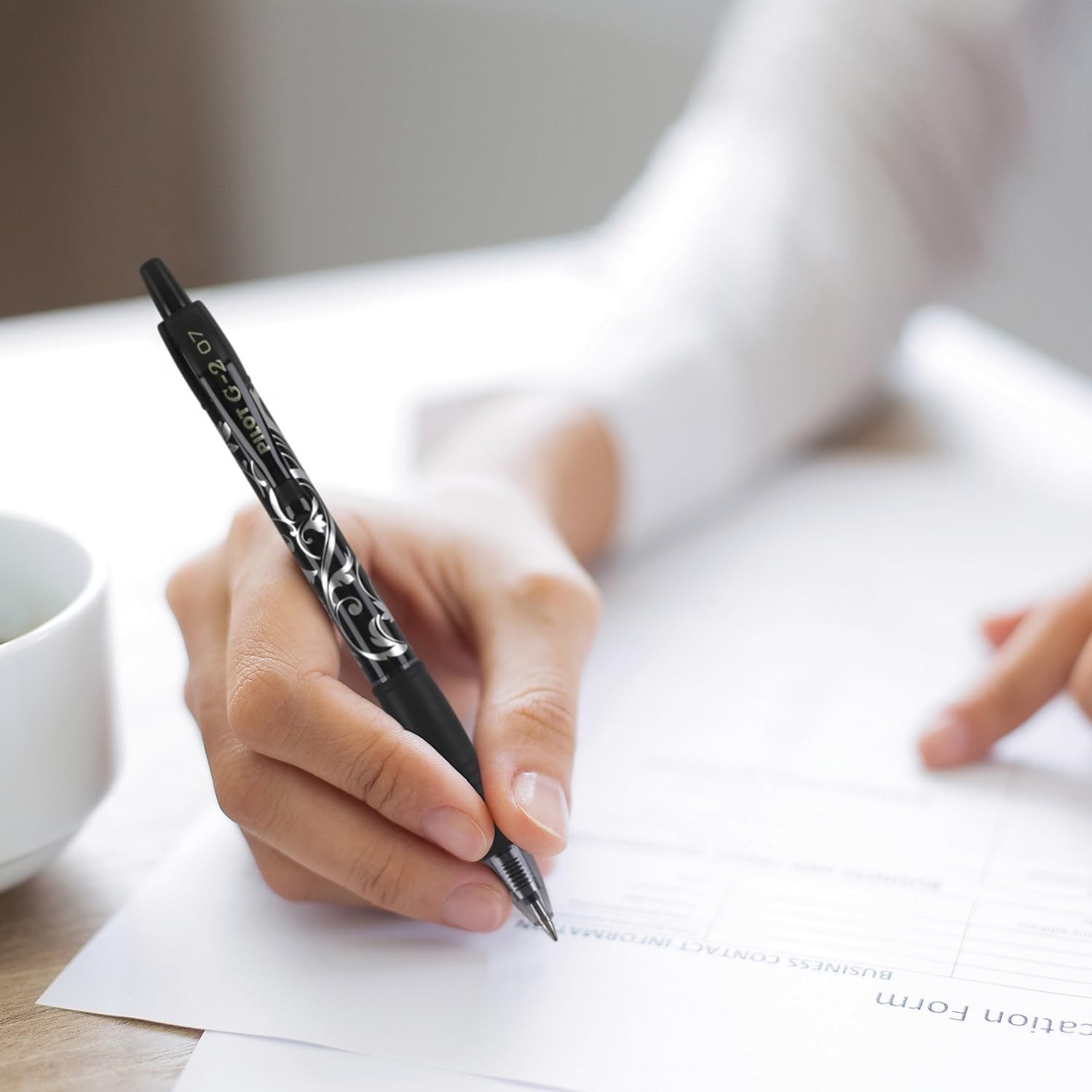 Pilot 31373 G2 Fashion Premium Retractable Gel Ink Pen Black Ink Asst Barrels 7mm 5 Pack PIL31373 — view 4