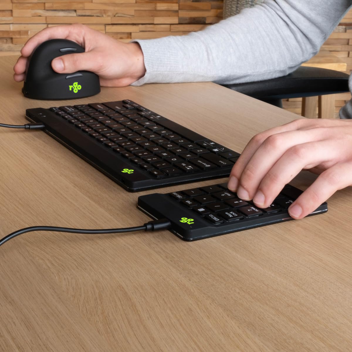 R-Go Tools R-Go Numpad Break, Numerische Zusatztastatur mit USB-Anschluss, Kabelgebunden, Schwarz, RGOCONMWDBL
