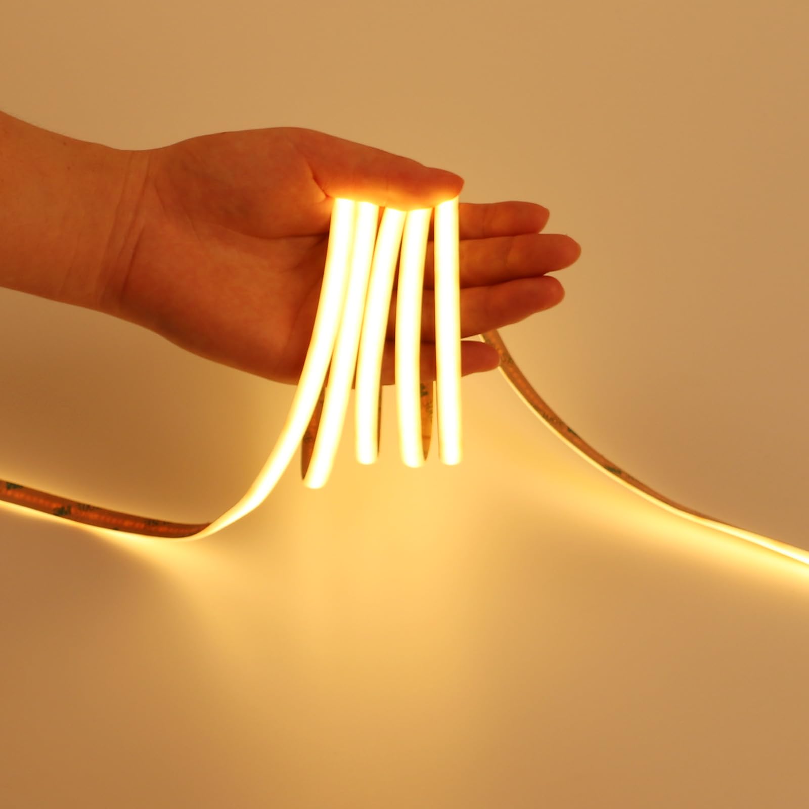 GOMING 24V 10M COB Striscia LED Bianco Caldo 3000K IP65 Impermeabile 11W/M | Diffuso Bianco Latteo Silicone CRI 93+ 312LEDs/M 6300LM Flessibile Luci LED per Decorazione Casa(Alimentazione non Inclusa)