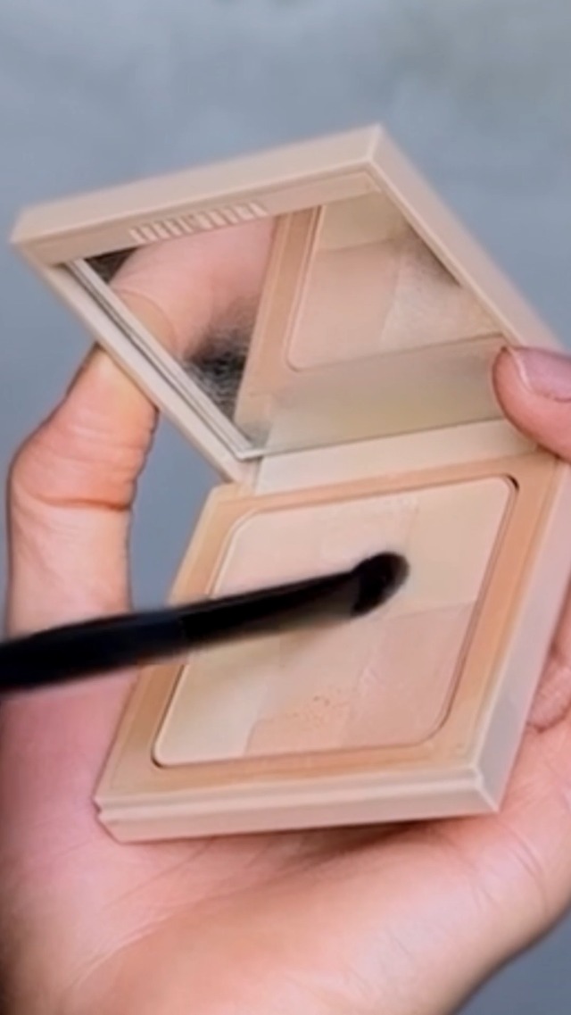 Amazon.com: Bobbi Brown Nude Finish Illuminating Powder