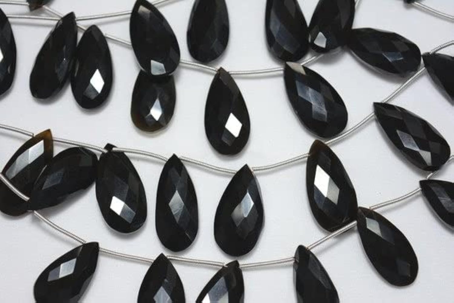 Perles briolettes en onyx noir poire facettée LKBEADS, idéal pour créer un cadeau fait main